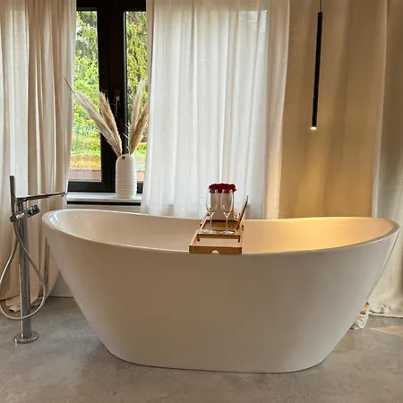 Appartamento Leonardo Wuerzburg I Freistehende Badwanne Esterno foto