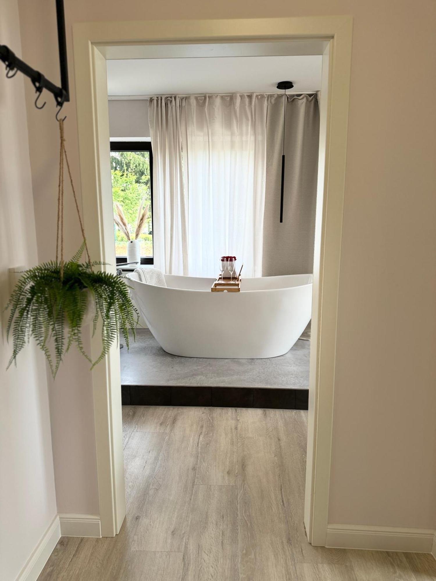 Apartment Leonardo I Freistehende Badwanne Wurzburg